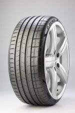 Pirelli P-ZERO (e) poisto 245/35R19 93Y